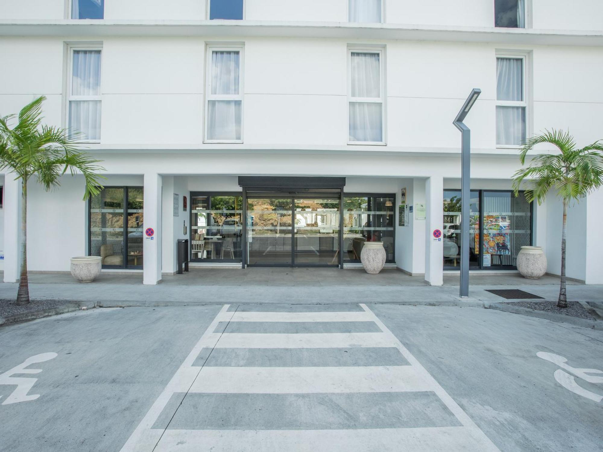 B&B Hotel Fort-De-France Exterior photo